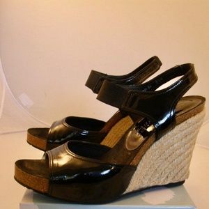 Donald Pliner Black Patent and Cork wedge Size 8.5